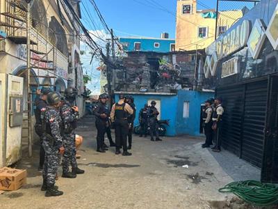 httpsresources.diariolibre.comimages20260104dncd-realiza-intervenciones-contra-microtrafico-en-capotillo-ecb7e770-focus-0-0-400-300