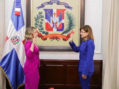 Raquel Peña juramenta a Gloria Reyes como nueva ministra de la Mujer: Impactante decisión en República Dominicana httpsresources.diariolibre.comimages20260107raquel-pena-juramenta-a-gloria-reyes-como-ministra-de-la-mujer-8decfb1e-focus-0-0-400-300