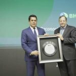 httpsresources.diariolibre.comimages20260120el-bhd-reconoce-la-labor-de-david-collado-en-fitur-2026-09e0b79e-focus-0-0-400-300