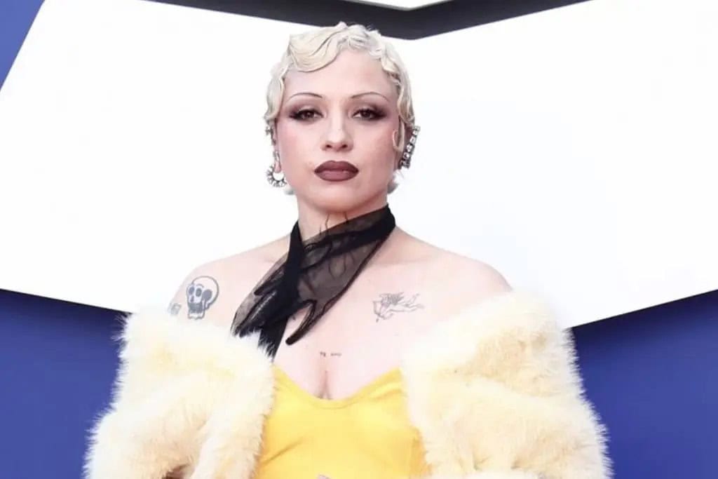 Mon Laferte Isle of Light