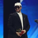 BAD BUNNY: Bad Bunny: El Premio Grammy EoO Marca un Nuevo Hito en la Historia Musical httpsresources.diariolibre.comimages20260202bad-bunny-gana-su-primer-grammy-del-2026-por-eoo-d6a5ade5-focus-0-0-400-300