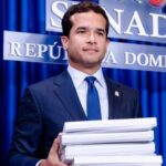 OMAR FERNÁNDEZ: Senador reintroduce proyecto para eliminar anticipo ISR a micros y pymes httpsresources.diariolibre.comimages20260310omar-fernandez-reintroduce-proyecto-para-eliminar-anticipo-a-mipymes-f6dfbfe1-focus-min0.28-0.33-400-300