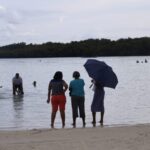 httpsresources.diariolibre.comimages20260402semana-santa-banistas-disfrutan-en-boca-chica-y-guayacanes-49bf980f-focus-0-0-400-300-1