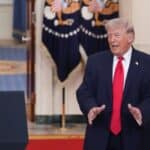 Trump Dice que un Acuerdo con Irán Podría Cerrarse Este... US President Donald J. Trump delivers a nationwide address on Iran