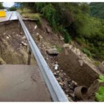 httpsresources.diariolibre.comimages20260418socavon-deja-incomunicada-a-san-jose-de-ocoa-6bc37124-focus-0-0-400-300-1